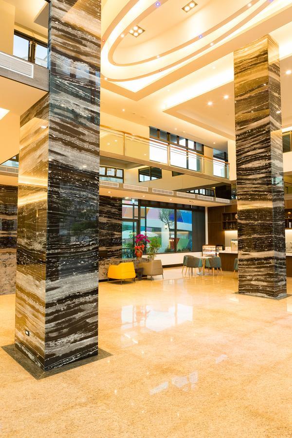 V-Hotel T'ai-tung Esterno foto
